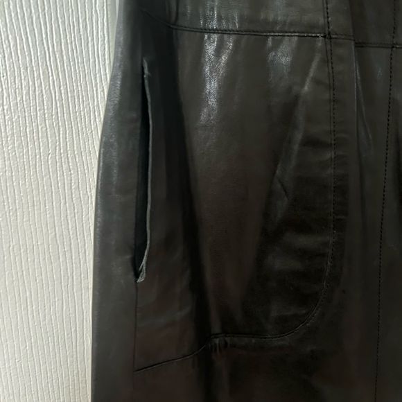 Vince Women’s 100% Lambskin Leather sleeveless Crewneck dress - Picture 4 of 9